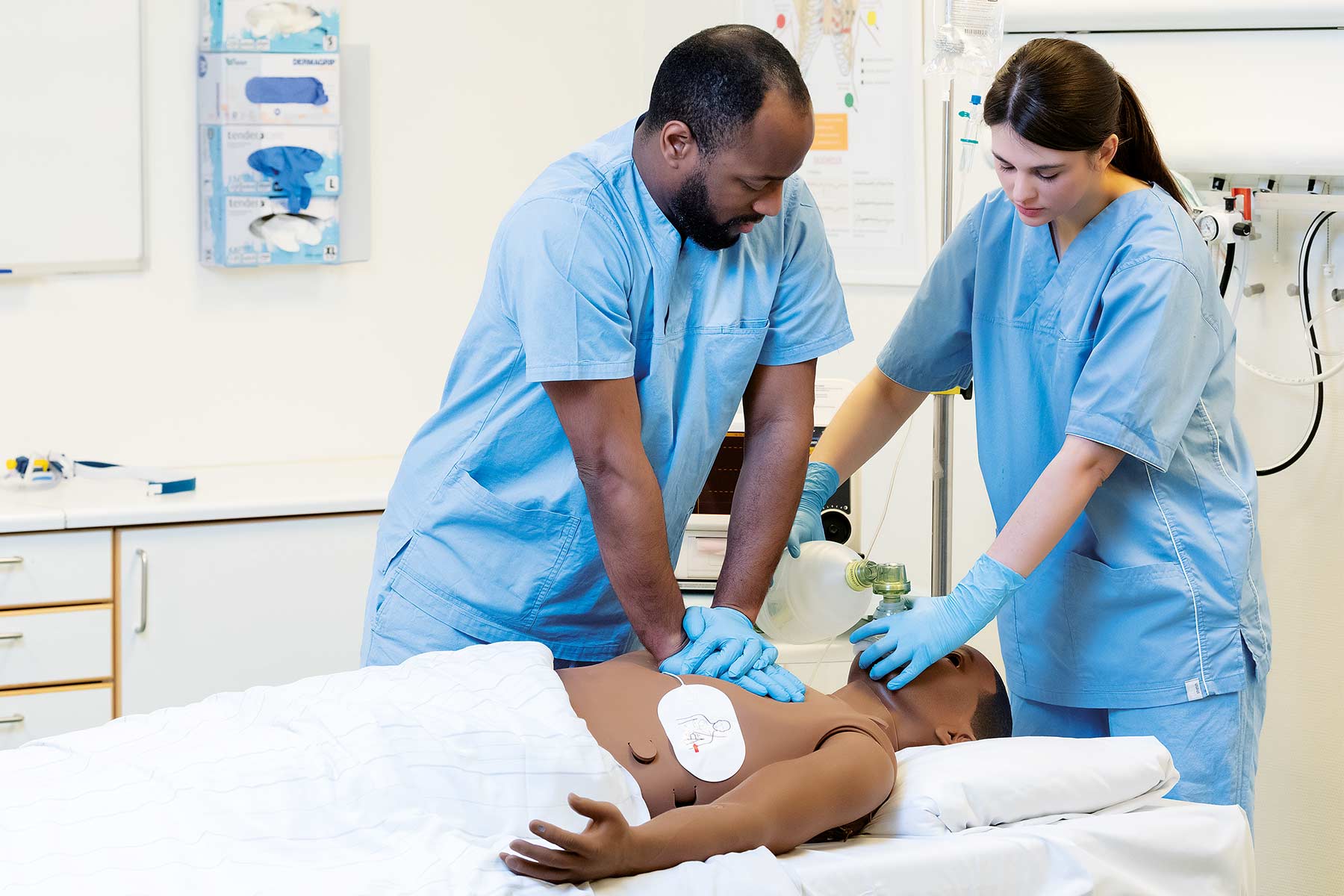 simman-critical-care-compressions-nurses.jpg
