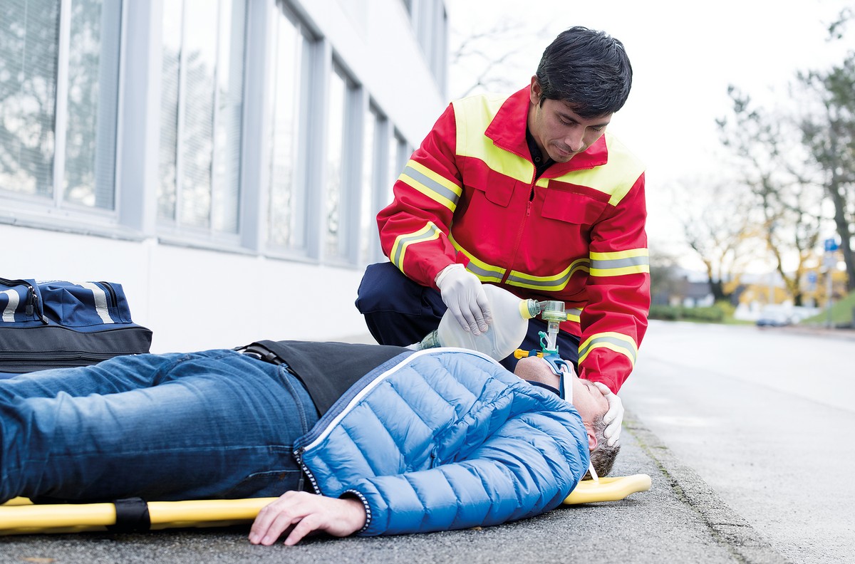 Health personel practicing airway management