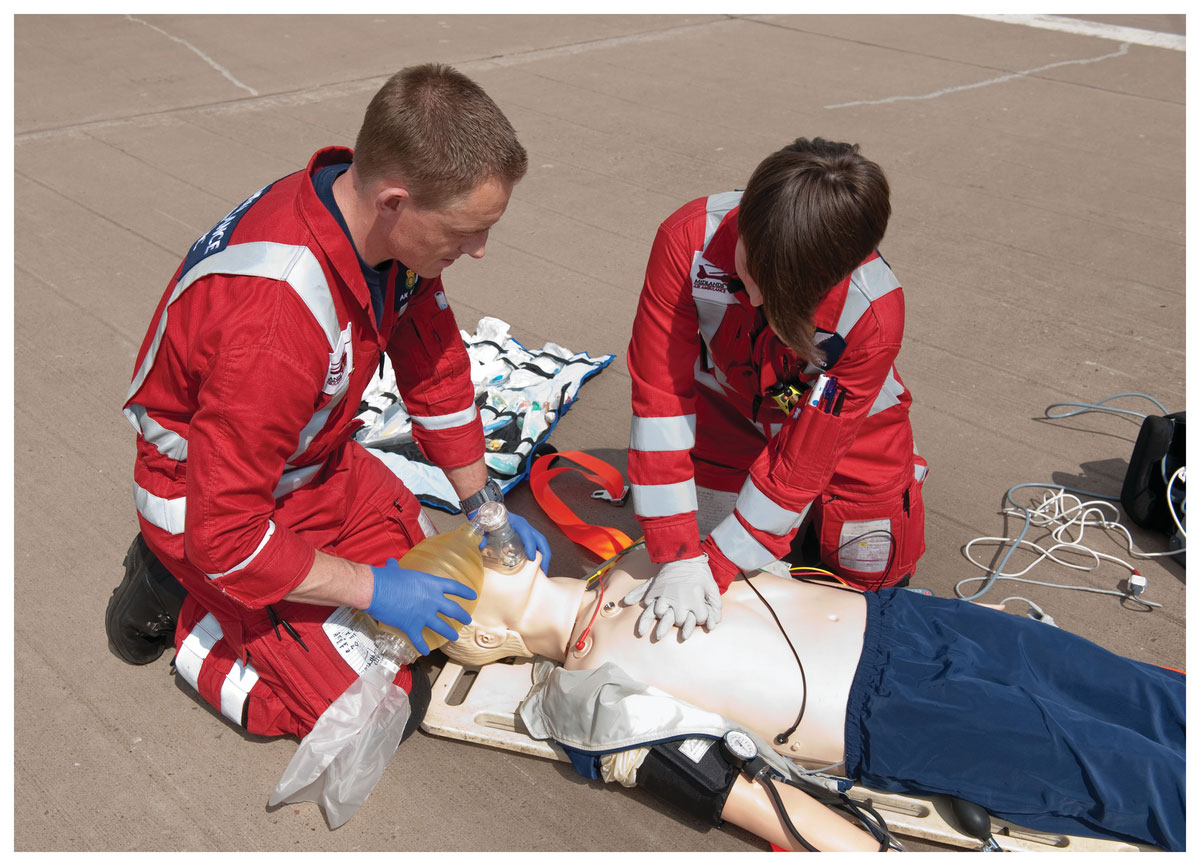 Premiers secours en cas d'arrêt cardiaque - Helsana