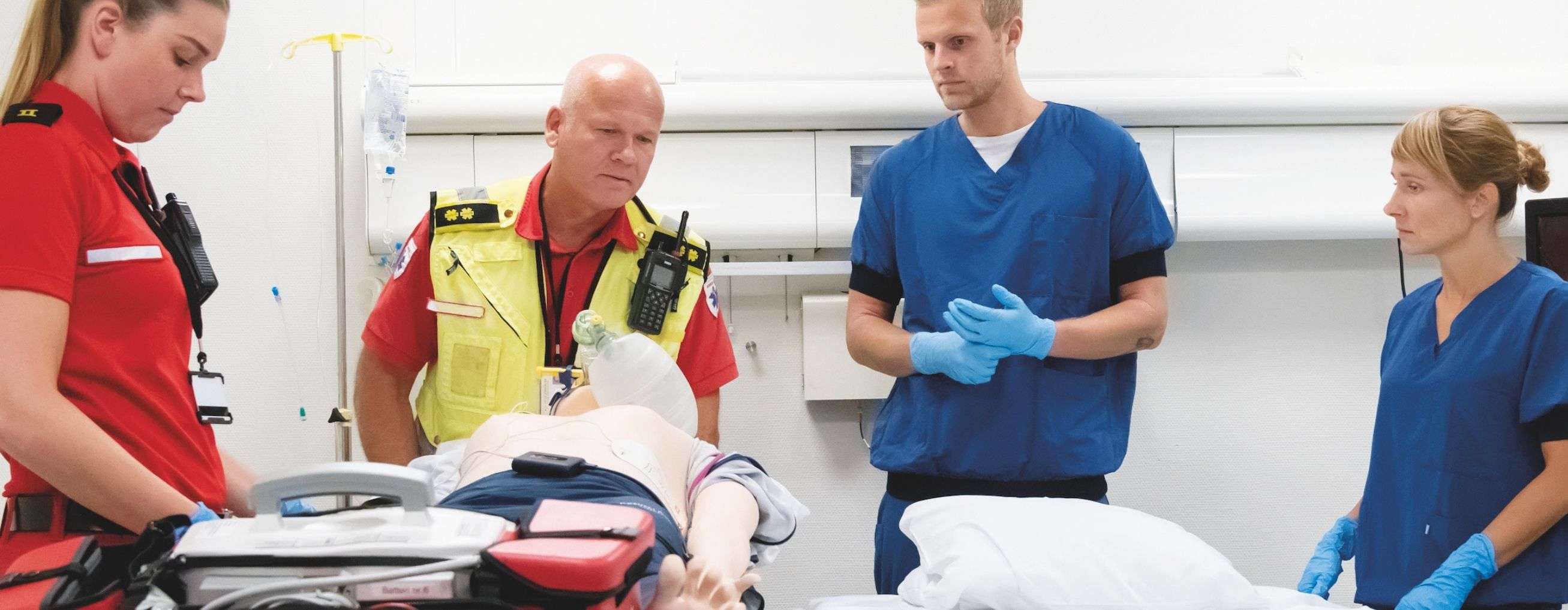 Emergency department training with nurses and paramedics