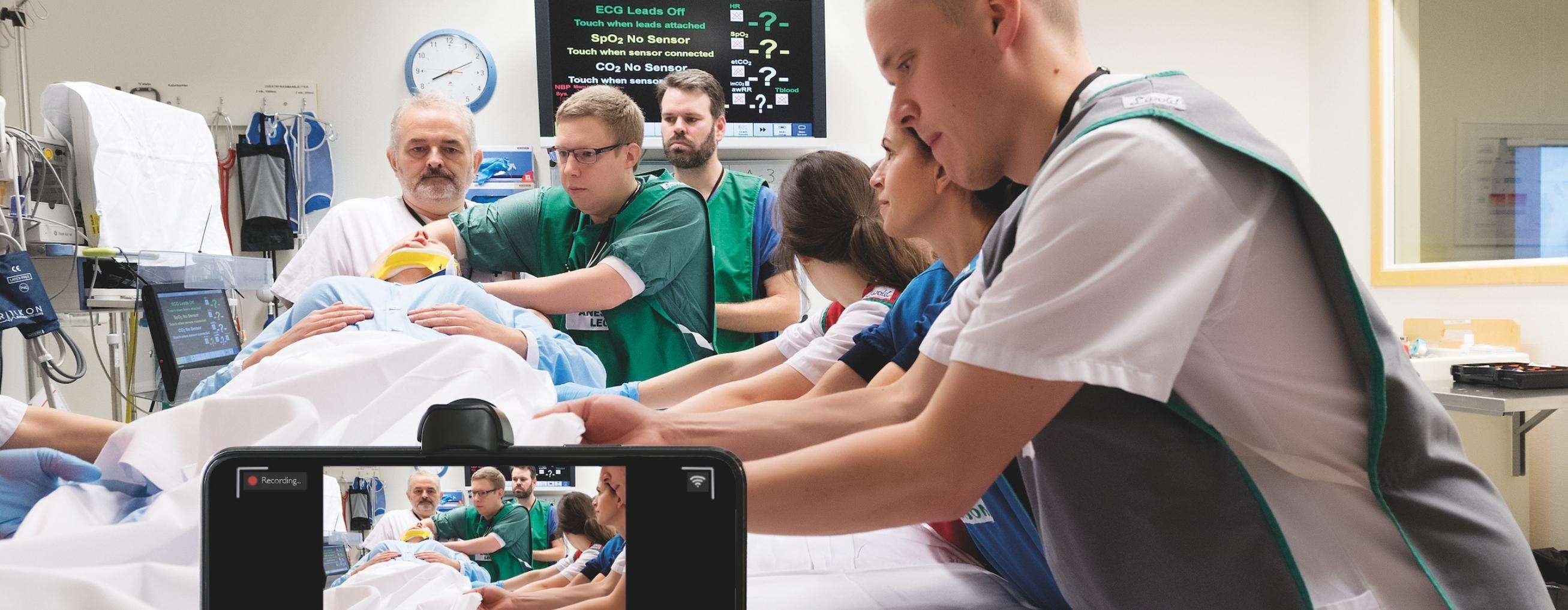 Medical students using SimCapture in a simulation training