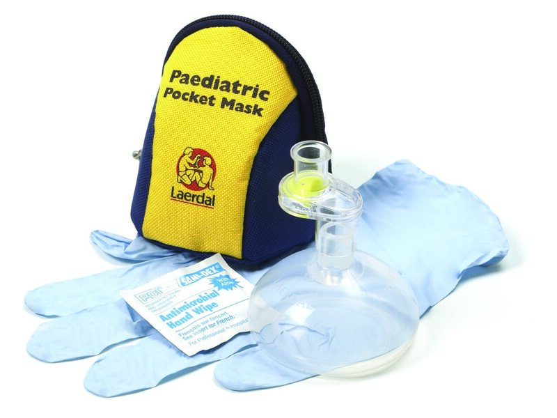Laerdal Pocket Mask pédiatrique pochette 1 bleue/jaune lingette désinfectante