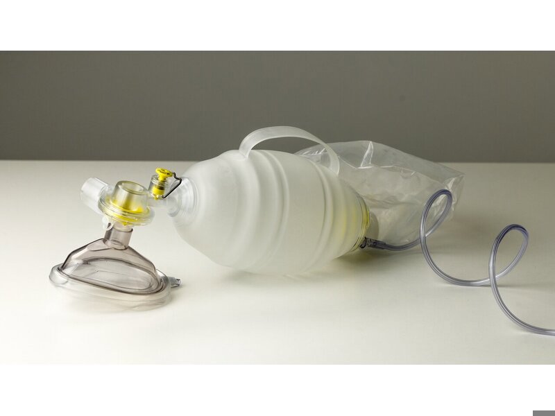 The BAG™ Resucitador Adulto con Mascarilla #4 (12 Unidades)