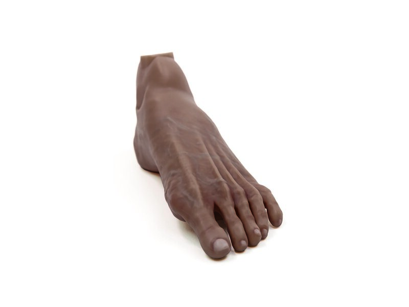 Geriatrisch linker voet (donkere huidskleur)